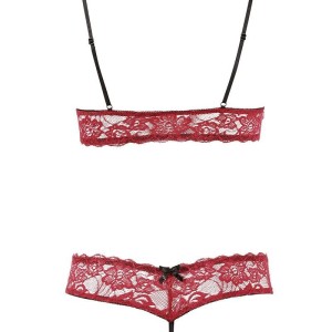 soutiengorge avec bonnets ouverts et string assorti en dentelle rouge de la collection cottelli. soutiengorge avec bonnets ouverts et string assorti en dentelle rouge de la collection cottelli.