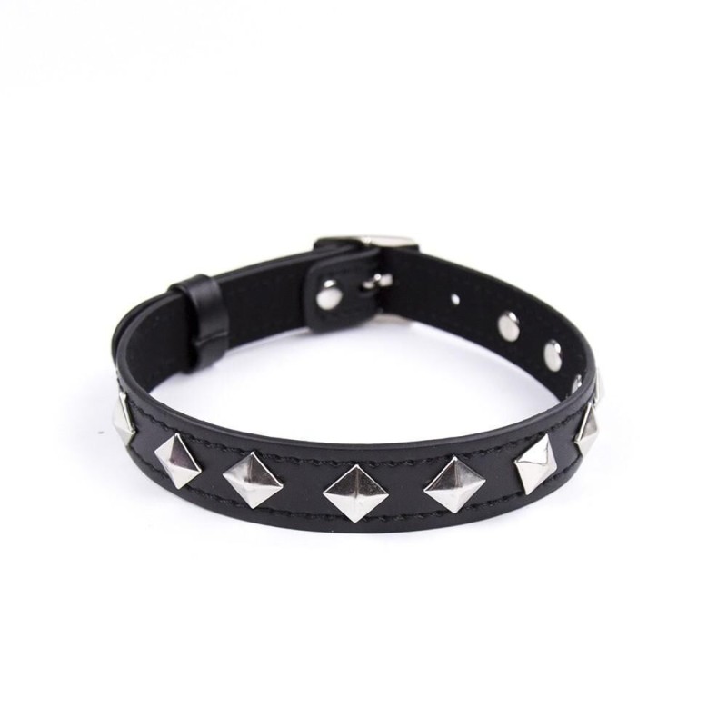 Collier réglable avec décos en métal - accessoires BDSM pas cher Collier réglable avec décos en métal - accessoires BDSM pas cher