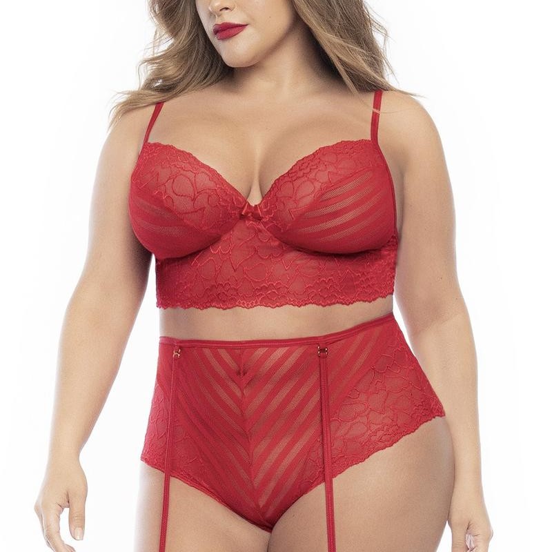 parure lingerie femme ronde avec soutiengorge et culotte rouge sensuelle. parure lingerie femme ronde avec soutiengorge et culotte rouge sensuelle.